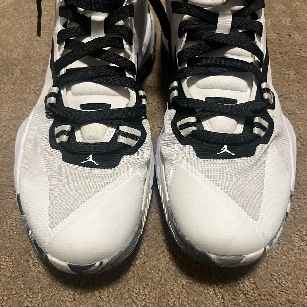 Nike Air Jordan Zion 1 TB in the white, black, and grey "Oreo" colorway - Picture 9 of 10